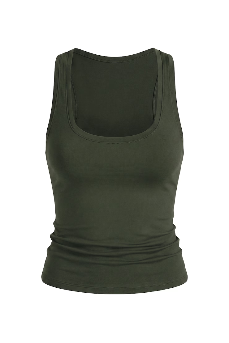 Sleek Scoop Tank Top - Image 2