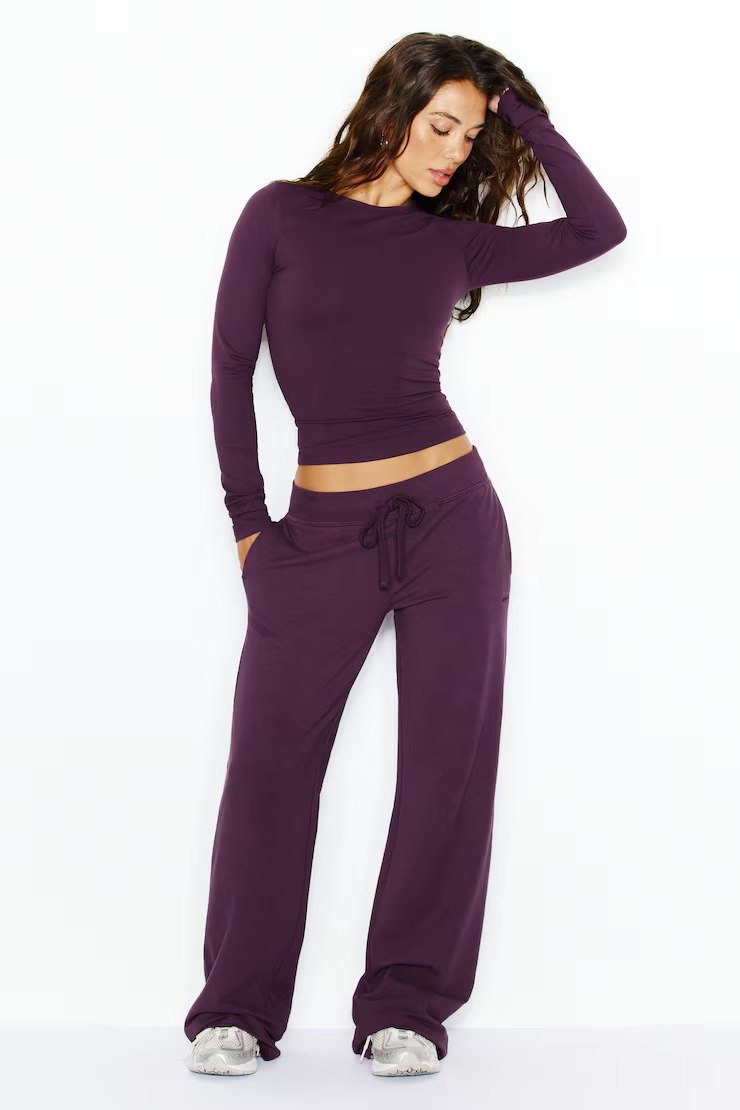Sleek Crewneck Longsleeve Top - Image 4