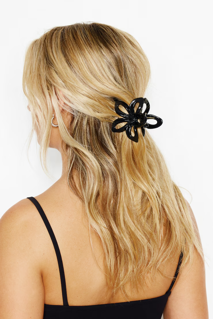 Alternative view of Open Flower Claw Hair Clip