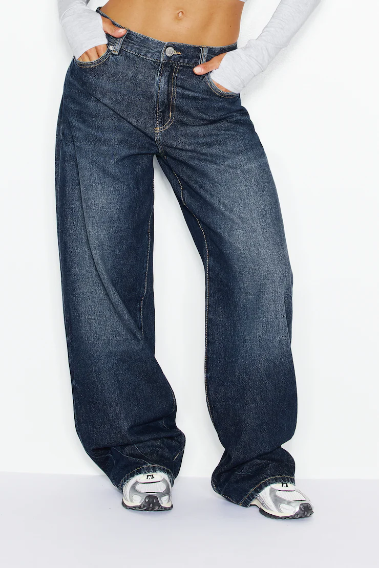 Low Rise Baggy Jeans - Image 3